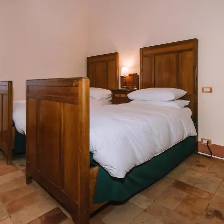 Palazzo Romani Adami 3* فيرمو