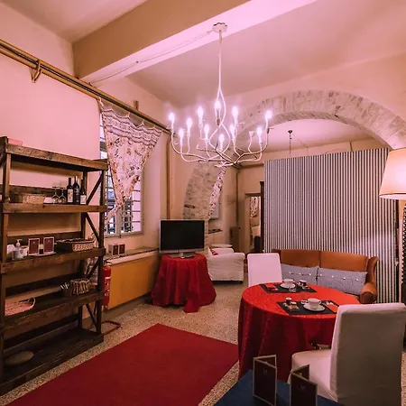 Palazzo Romani Adami Gæstehus 4*