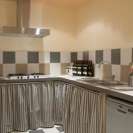 Palazzo Romani Adami Affittacamere 4*