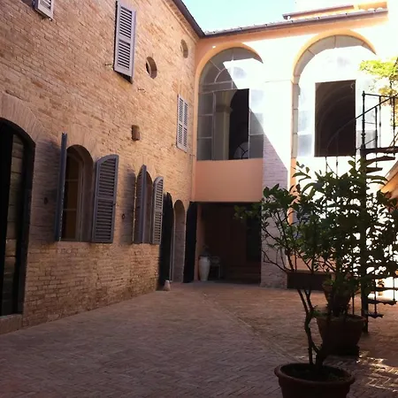 Palazzo Romani Adami Fermo