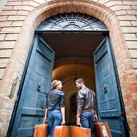 Palazzo Romani Adami Affittacamere 4*