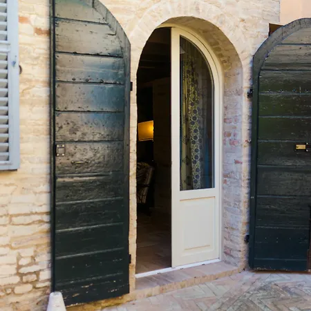 Palazzo Romani Adami Affittacamere 4*